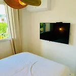 5*, Vue Et Acces Apartment