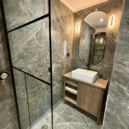 5*, Vue Et Acces Cavalaire-sur-Mer